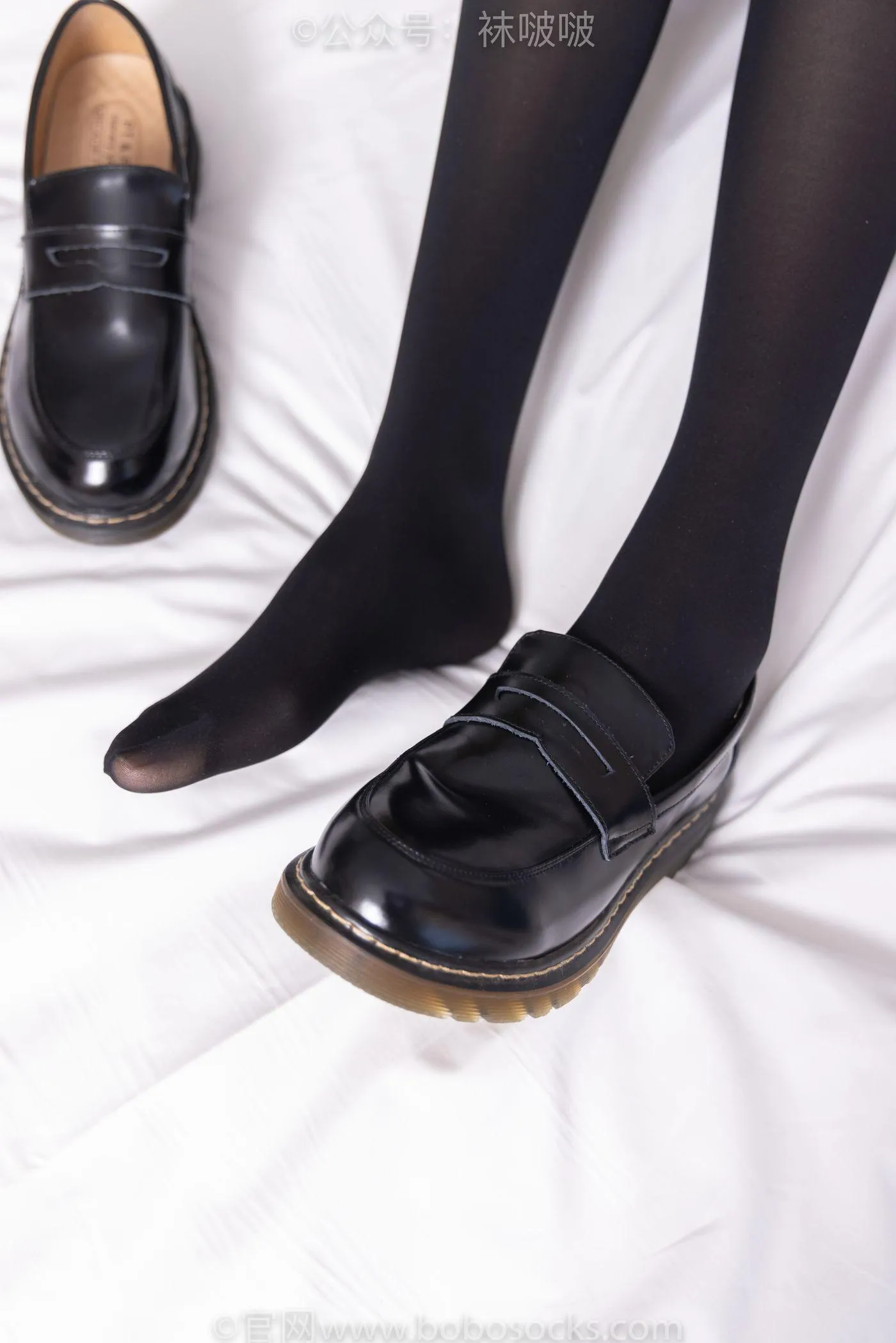 [BoBoSocks袜啵啵]NO.060 小甜豆-JK制服、皮鞋、厚黑丝 [131P]插图4